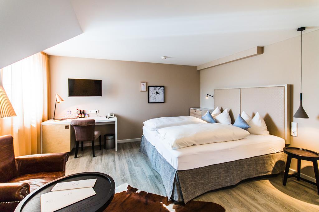 Hotel Knoblauch Friedrichshafen Room photo